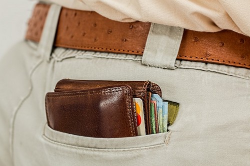 収入は手取り15万円はないと辛いよー